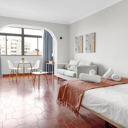 Wonderful Shared In Alfornelos - Near Metro! * Lisbon