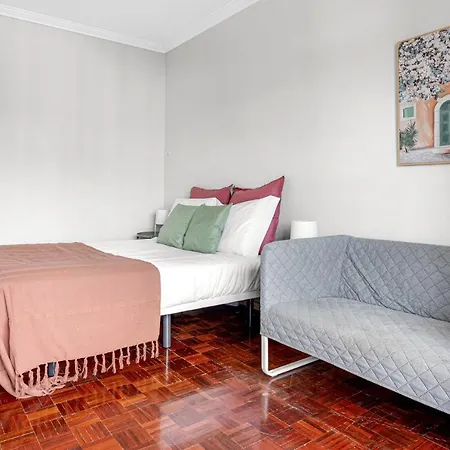 Guest house Wonderful Shared In Alfornelos - Near Metro!