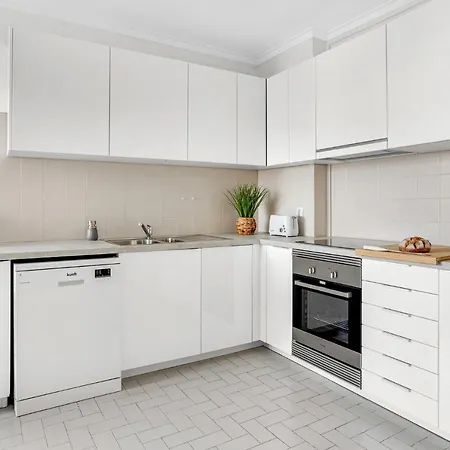 Wonderful Shared In Alfornelos - Near Metro! * Lisbon