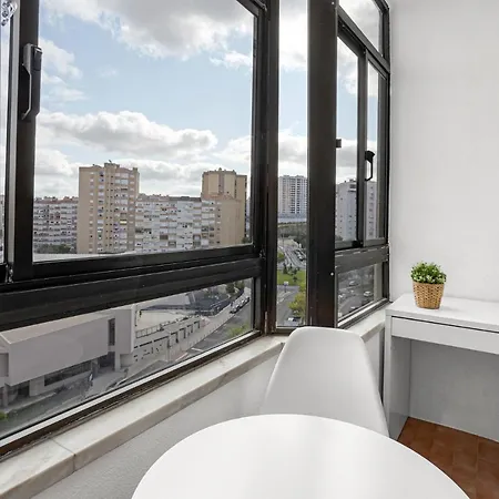 Gasthof Wonderful Shared In Alfornelos - Near Metro! *