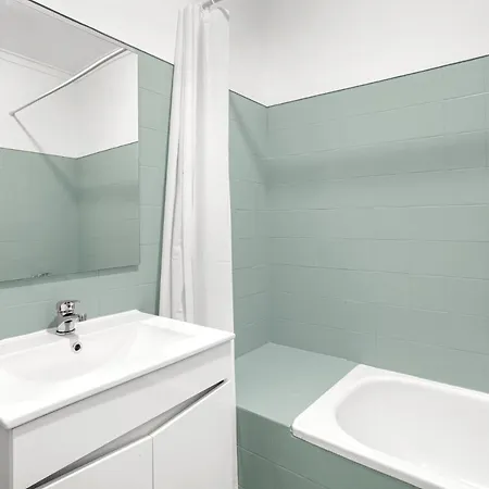 Guest house Wonderful Shared In Alfornelos - Near Metro! *