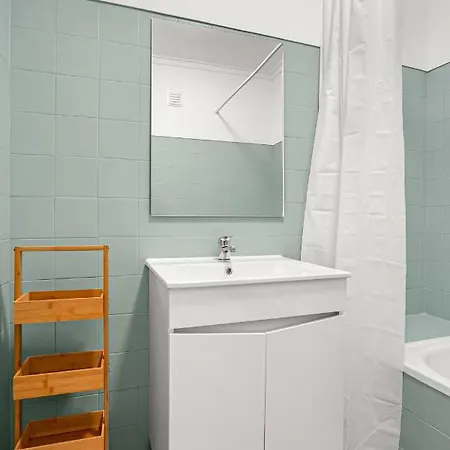 Wonderful Shared In Alfornelos - Near Metro! * Lisbon